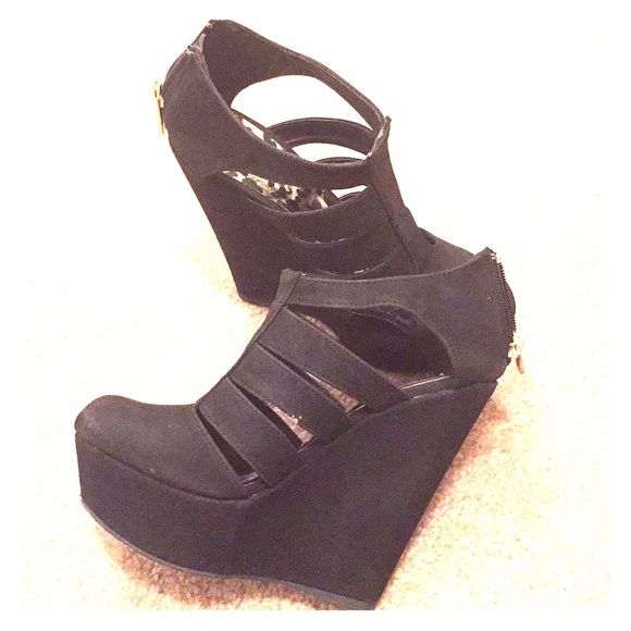 Dollhouse Shoes - Platform shoes